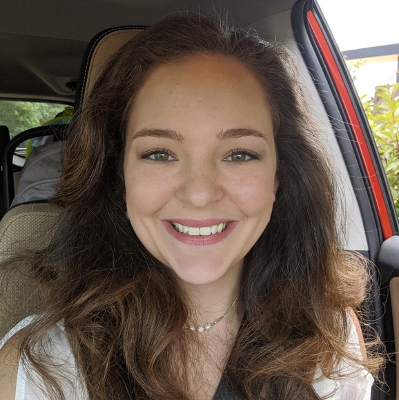 Meet your Posher, Erin - Picture 1 of 1